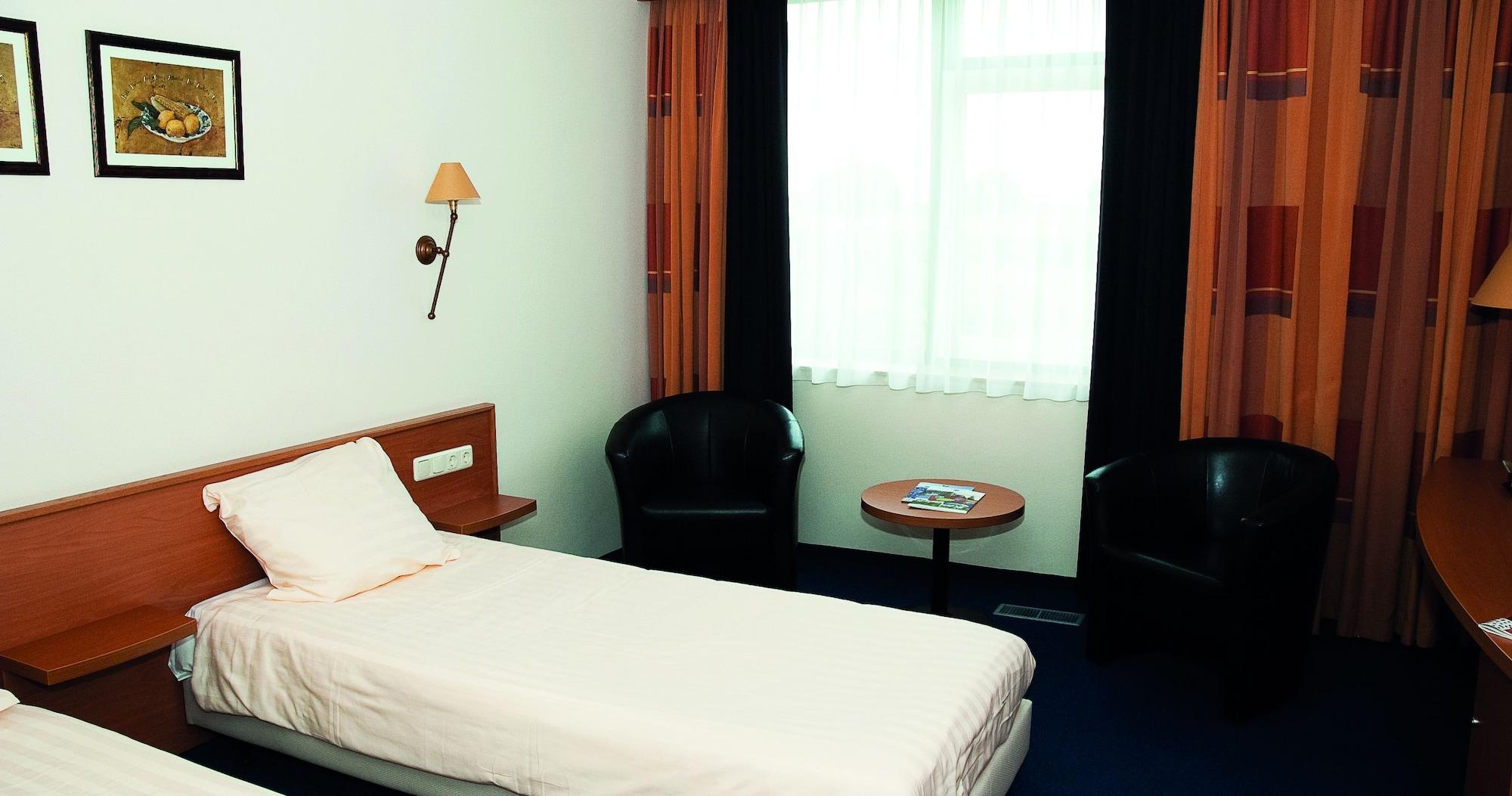 Fletcher Hotel - Restaurant สเตนไวค์ ภายนอก รูปภาพ