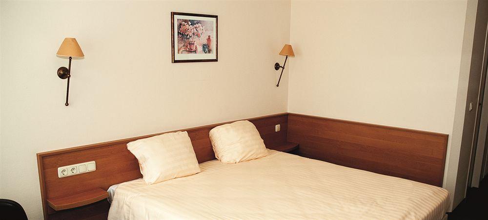 Fletcher Hotel - Restaurant สเตนไวค์ ภายนอก รูปภาพ